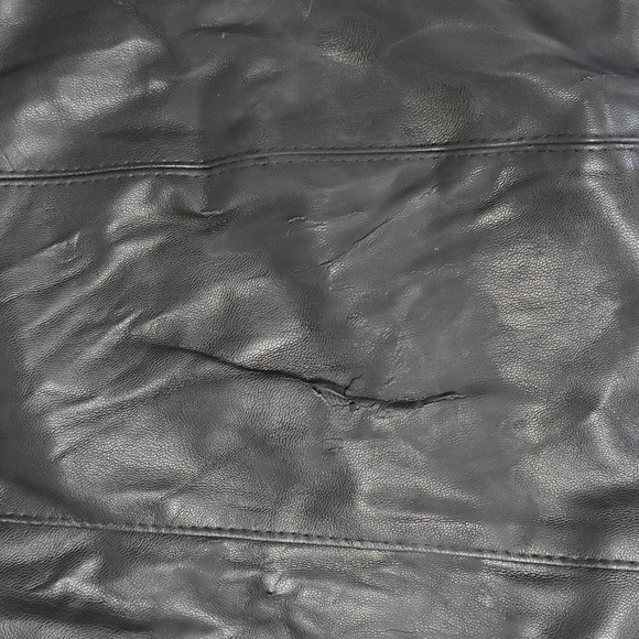 Bailey 44 Medium Black Faux Leather Metallic Crop Flare Hem Lupine Capri Pants - Picture 6 of 14